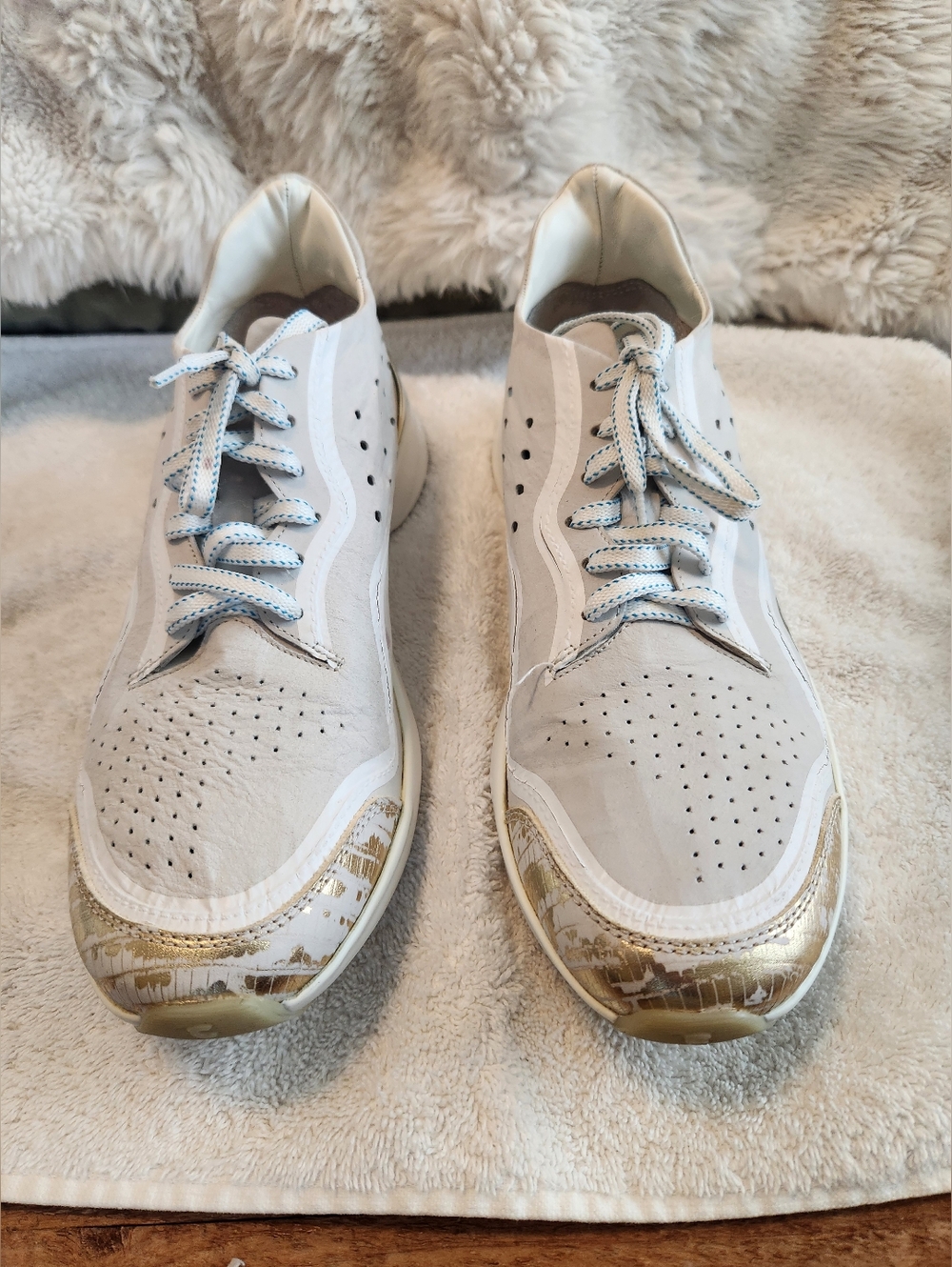Women's Courser Uno White Luxe Sneakers